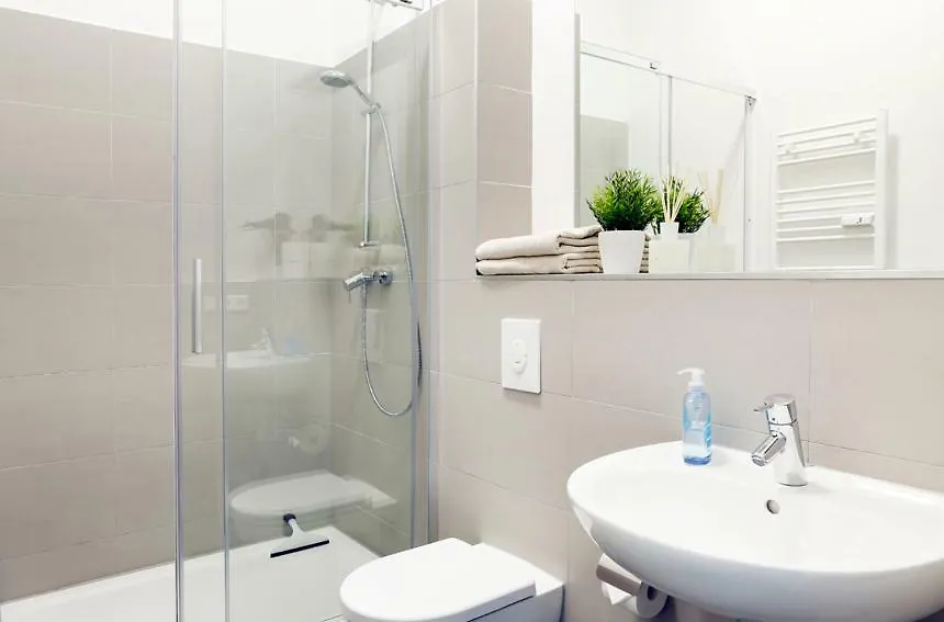 Sc 01 By Rockchair Apartments L Superhost Status L 2 Bedrooms Boxspringbeds Balcony Elevator - Cozy Family & Business Flair Welcomes You! Berlin Deutschland
